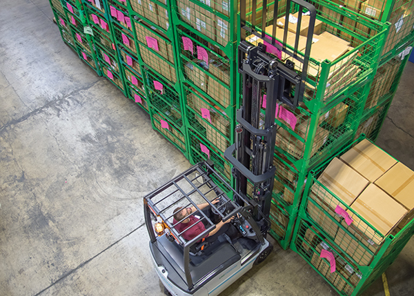 upside-downside-electric-forklifts-unicarriers-tx-m-853x448