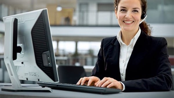 woman-with-headset